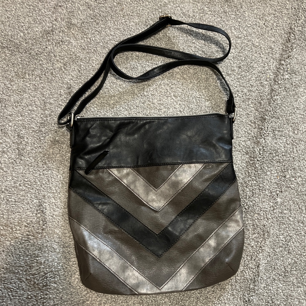 relic purse womens‎ crossbody bag gray black leather boho everyday